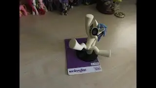 My Little Pony Welovefine Breakdance DJ Pon 3 by Sajira, Limited Edition of 1200 Review