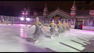 Артисты шоу - балета ''Лебединое озеро ''