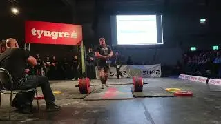 Martin Forsmark pulls 410 kg in deadlift.