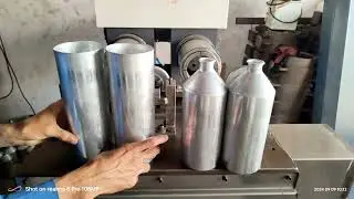 Double Head Aluminum Bottle Spinning Machine / Aluminum Agro Chemical Bottles Making Machine .