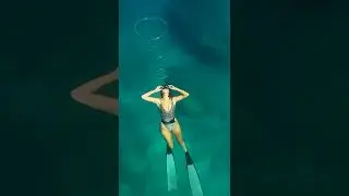 Divers Show Off Bubble Ring Skills #shorts