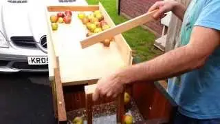 The Scrat Man - Home-made apple scratter/pulper