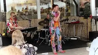 Marjo Leinonen & Bublicans trio: CRYING