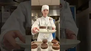 как будто приготовление суфле не было достаточно стрессовым занятием #кулинарнаяшкола #нью-йорк