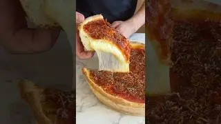Pizza estilo Chicago deep dish: receta paso a paso