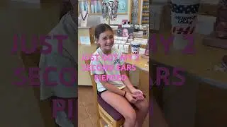 2 ears pierced ￼