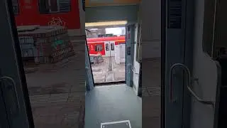 T&uuml;ren schlie&szlig;en mit Sound und Ansagen auf der Br 420