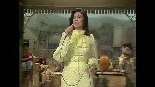Muppet Songs: Loretta Lynn - You're Looking at Country