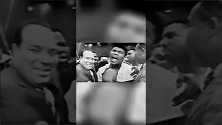 Ali Knocks Out Foreman! Boxing Victory Captured! #boxing #ali #foreman #shorts