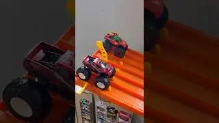 Ford Raptor Vs Sriracha Hot Wheels Monster Truck Race