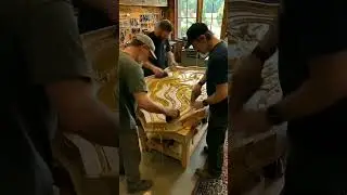 Заливка жидкого золота в дерево: создание роскошного обеденного стола