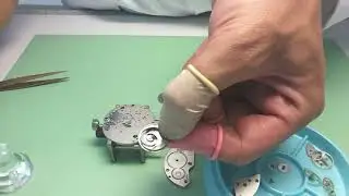 Watchmaking easy mainspring unwinding