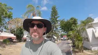 DANIA BEACH FLORIDA - U.S.1 - FRONT YARD ART - MOBILE HOME PARK