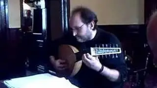 Isidoro Roitman plays lute for Marny