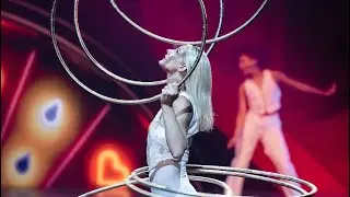 Circus Camille - Famous Belgian Popstar - Hulahoop act 