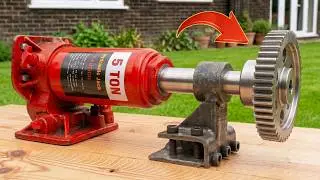 MINI HYDRAULIC PRESS!! INCREDIBLE DIY MINI PRESS!!