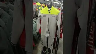 Особенности гидрокостюма JetPilot. В комплект входят куртка и комбинезон.