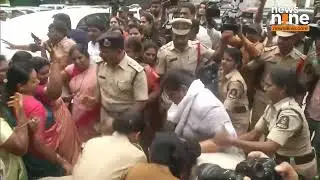 Hyderabad: Scuffle Erupts Between BRS and Congress Women Workers in Hyderabad | News9