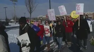 Workers protest Wal-mart