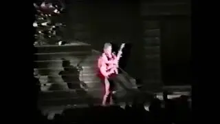 Randy Rhoads being lifted by Ozzy Osbourne and making history #randyrhoadsfans #ozzyosbourne #metal