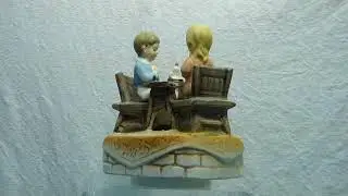 Vintage Figural Ceramic Music Box Plays Twinkle Little Star Sankyo