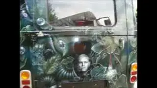 air brush painting on oldtimer van