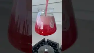 Philly Sour - Raspberry Sour - Pouring