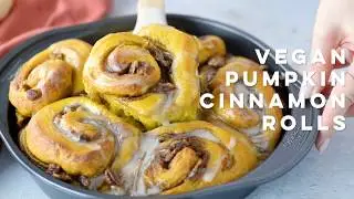 Vegan Pumpkin Cinnamon Rolls