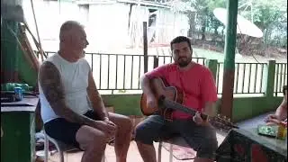 Cantando umas moda com meu primo na chacra do Adalberto 