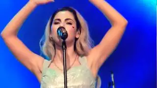 Marina & The Diamonds - Radioactive (Live) Berlin/Germany