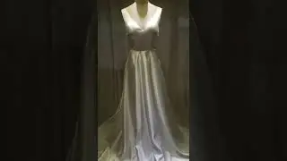 A Line V Neck Ivory Wedding Dresses With Pockets Open Back Satin Bowknot Wedding Gowns