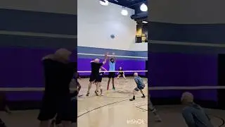 he dropped it right behind the double block #volleyball #sports #entertainment