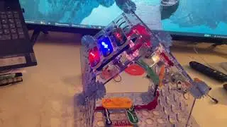 Snap Circuits 3D MEG: Vaulted Ceiling House with Roof Lights