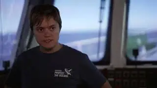 RAW: Rainbow Warrior crew disrupts industrial fishing operation in South Pacific