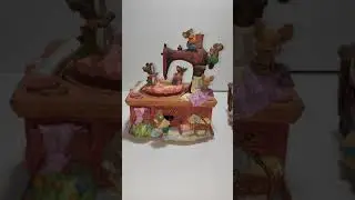 Musical Vintage mice animated sewing machine