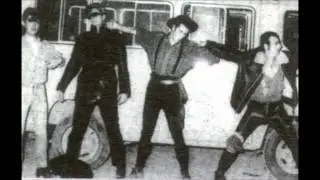 Paraplejico y los Monos - La casa de los monos