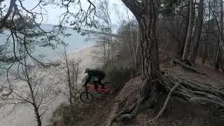 Skok rowerem z klifu Gdynia Orłowo. #yt #tues #ytindustries #drop #jump mtb trojmiasto