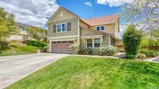 22550 LAMPLIGHT Place, Saugus, CA Presented by Debbie & Dwight Hawkins.