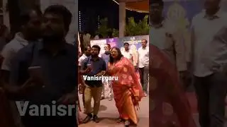 Old heroine vanisri garu.. 🙏😍 #short #vanisri #santoshamawards