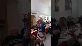 Non con qualcuno con cui passare il tempo, ma con chi ti fa desiderare di fermarlo, il tempo.