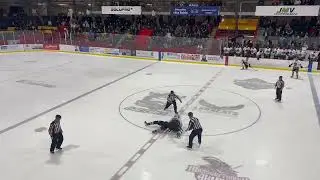 Fight/Bagarre Xavier Pouliot vs Gabriel Verpealst 12 d&eacute;cembre 2025