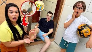 GABRIEL UM BICHO PICOU O P&Eacute;  DO IGOR! VAMOS PARA A EMERG&Ecirc;NCIA