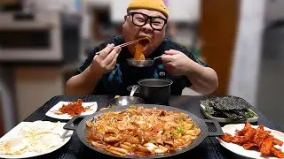 고기 폭탄 묵은지 김치찌개! 아 소주 땡긴다│Pork kimchi stew Mukbang Eatingshow