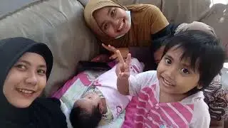 PIJAT BAYI LANJUT NEMENIN MERTUA MAIN KERUMAHKU | SEHAT ENERGIK DI USIA TUA MERTUAKU