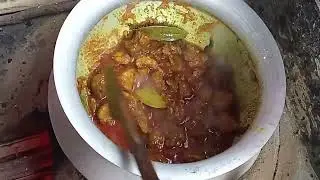 ভাইয়ের বাসায় সকালের নাস্তা মুরগি মাংস আর খিচুড়ি আপনারা দেখুন লাইক করুন সাবস্ক্রাইব করুন 