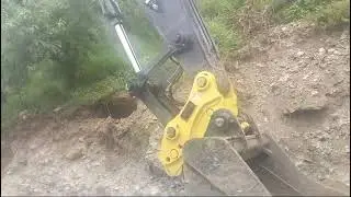 Pultvizor&reg; Quick Coupler coupling any attachments within a second, it saves operating time also.
