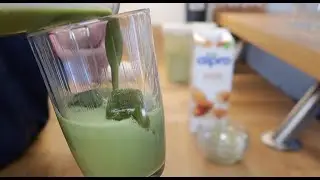 Easy Iced Matcha Latte | top down cooking style