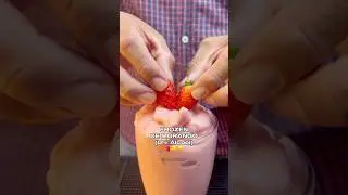 Non-alcoholic strawberry frozen drink is the drink you'll want to have all the time 🤤🍓