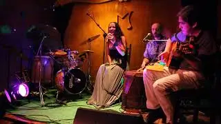 Nancy Pedro - Ariel Alberto - Franco Pinna - Caf&eacute; Valdez / Comadre Dora (chacarera)