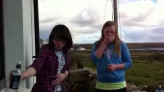 Aifric and Aisling do the Cinnamon Challenge